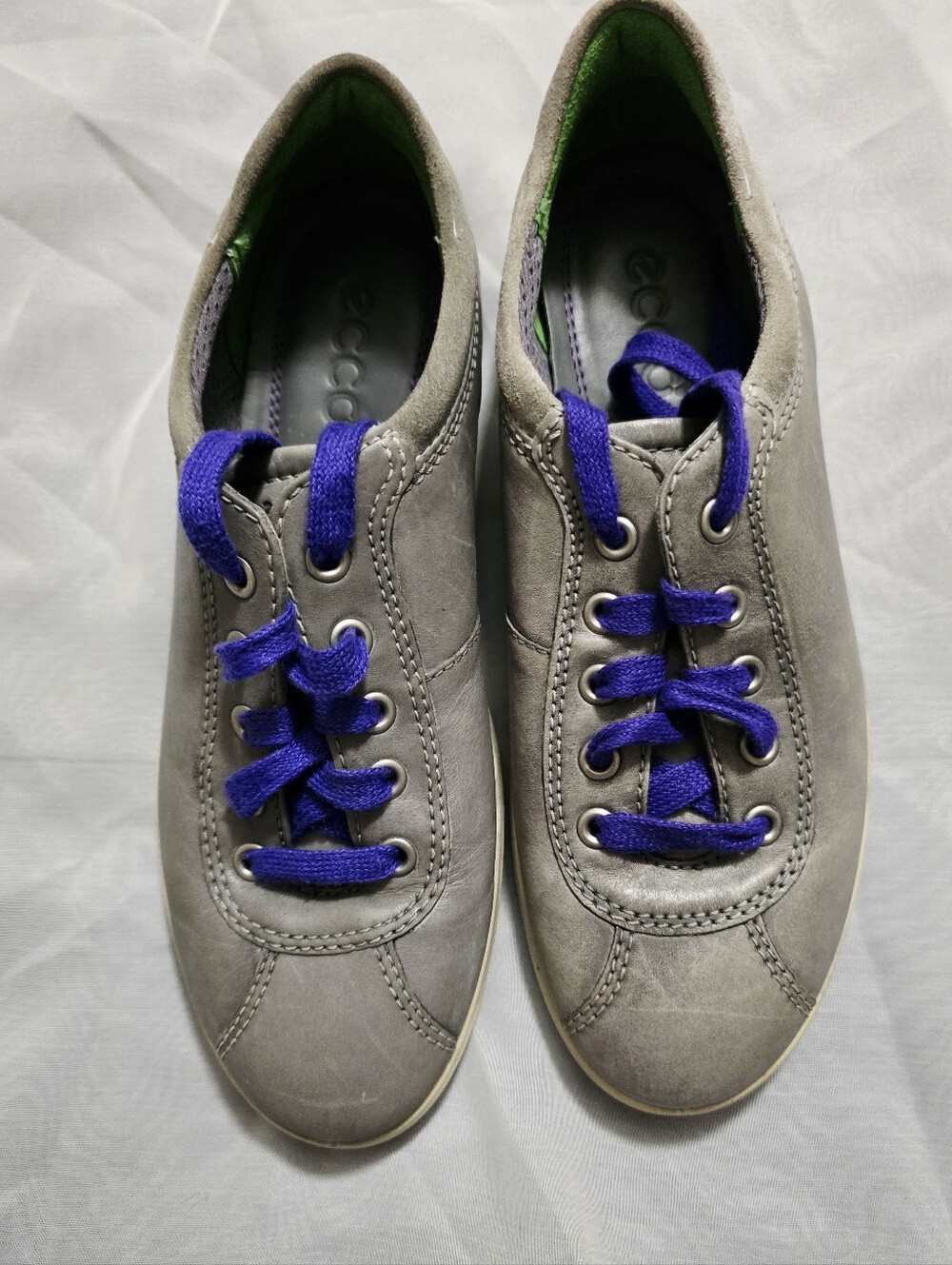 Ecco Grey Leather Low Top Sneakers